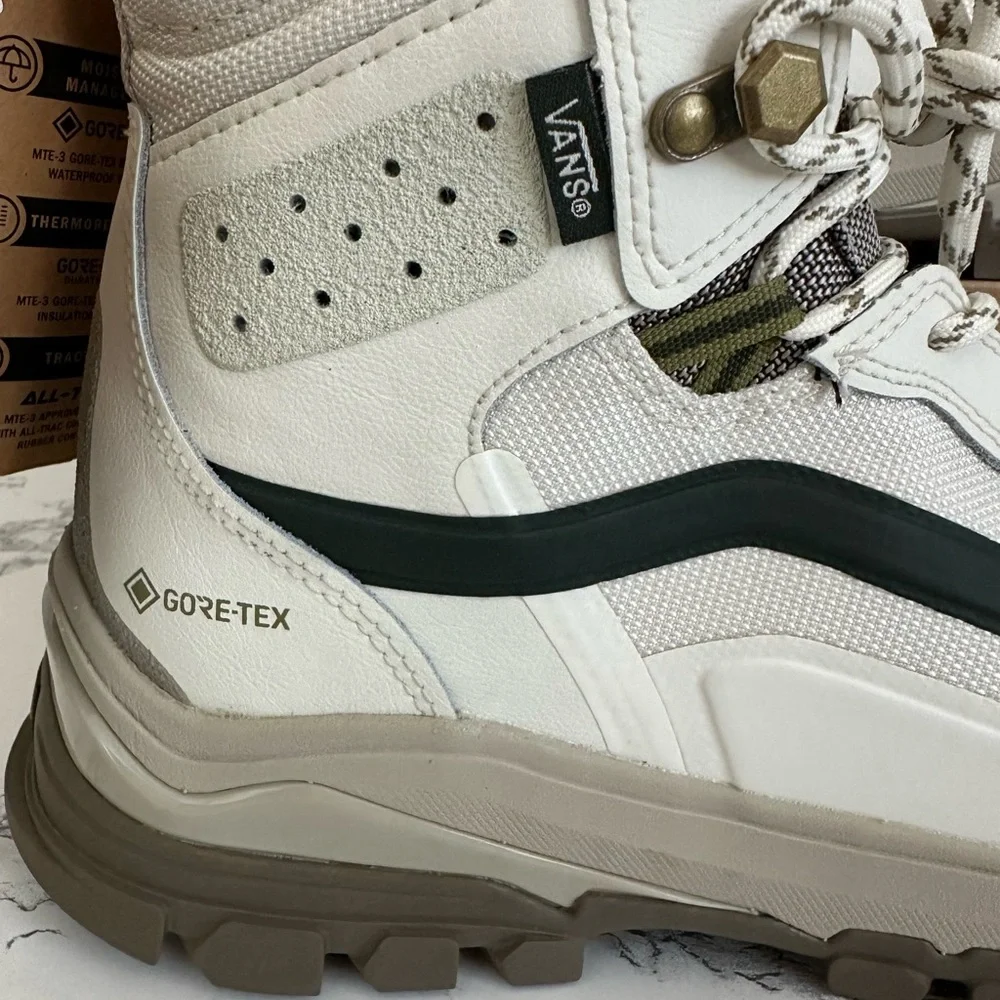 Vans UltraRange EXO Hi Gore-Tex MTE-3 Hiking Trek Snow Boots Women’s Size 10